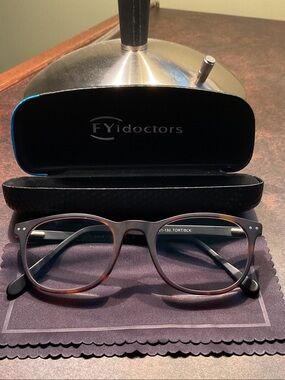 Editor Isaac +2.75 Reading Glasses Tortoise/Black NWT Never Worn w/ Case